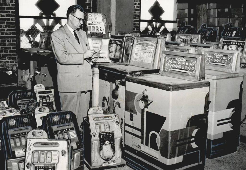 History Of Gaming Regulations, old slot machines