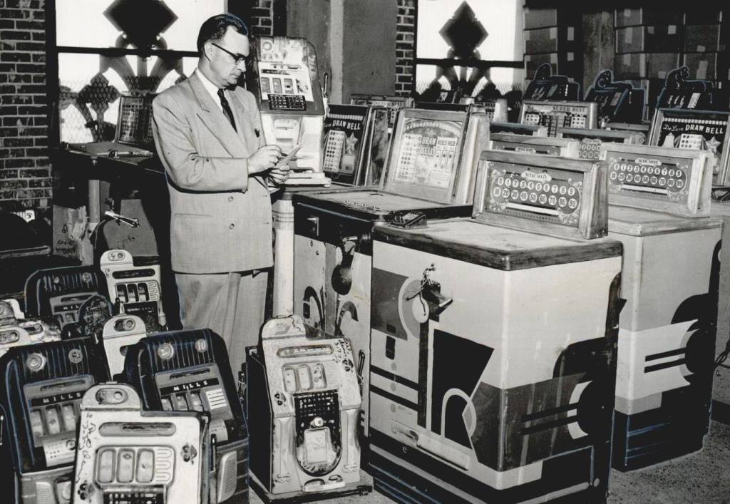 Histoire de la réglementation des jeux, anciennes machines à sous